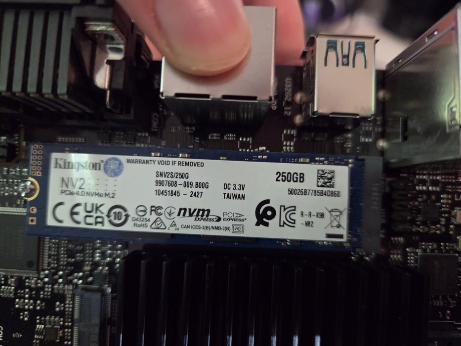 Placa de baza Asus N100i-D + 250 GB ssd + 16 GB ram + pcie to sata