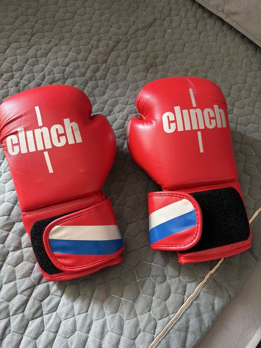Боксерские перчатки clinch красные оригинал