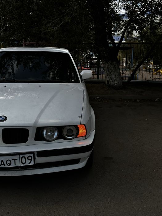 Продам BMW E34 528I