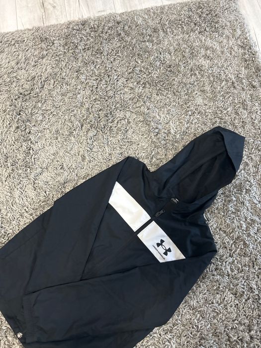 Детска ветровка under amour. Размер м