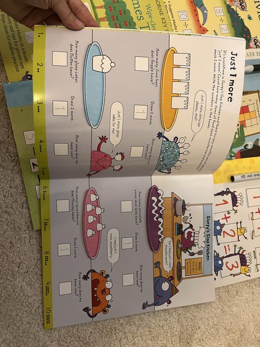 Cărți Usborne de activități de la 30 ron