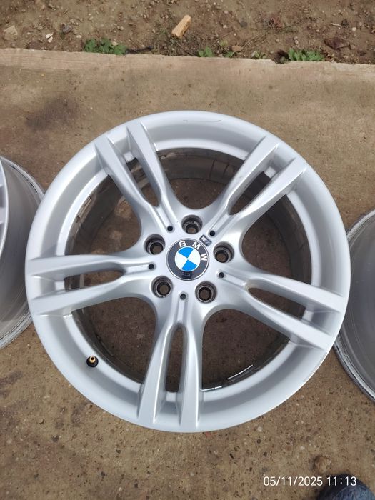 Vând jante BMW 400M R18