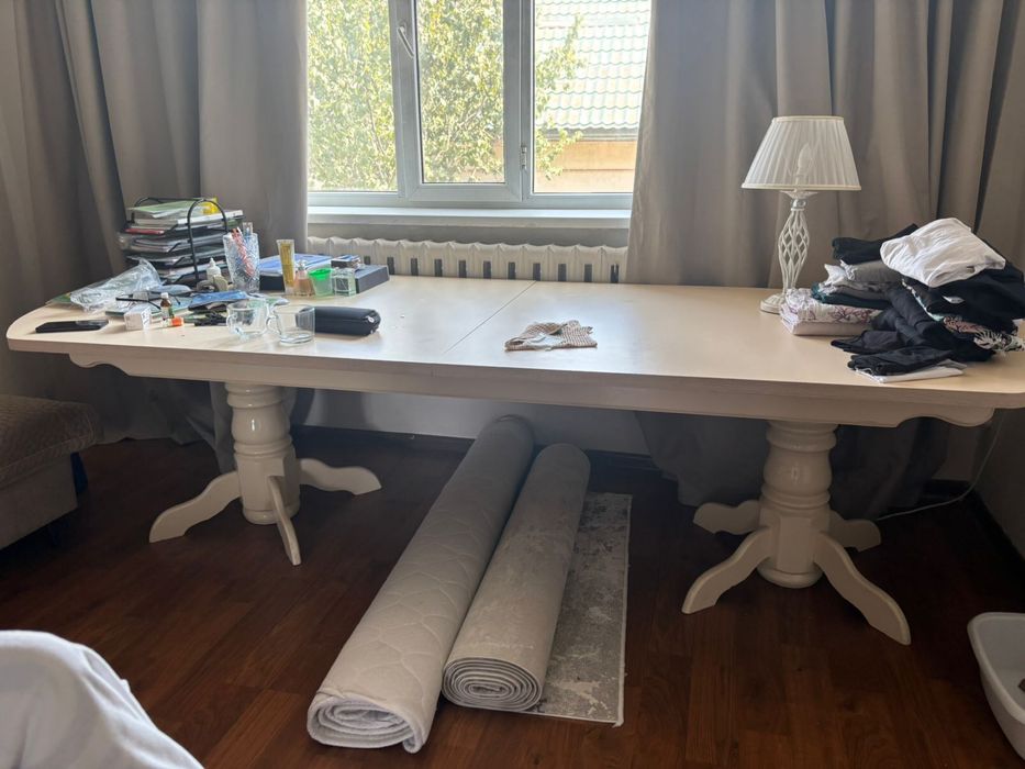 Продам стол для гостиной