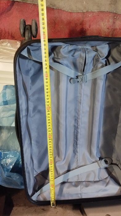 Продам чемодан б/у