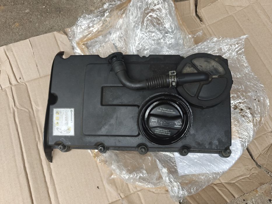 Vând capac culbutori Seat Leon 2 BKD 2.0 tdi