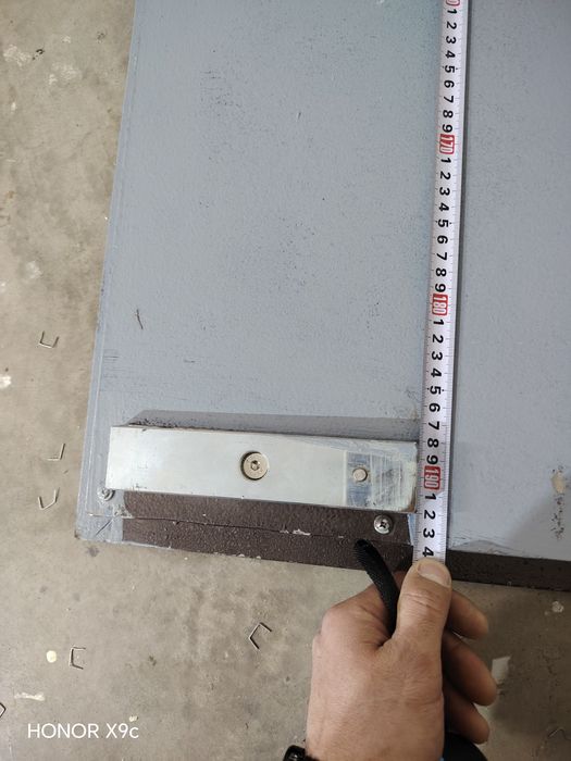 Железная дверь. Район Армана.