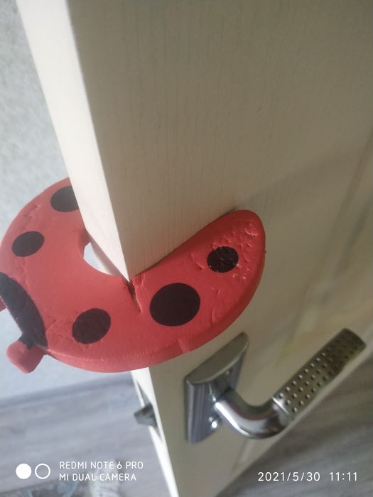 Защита на двери от детей