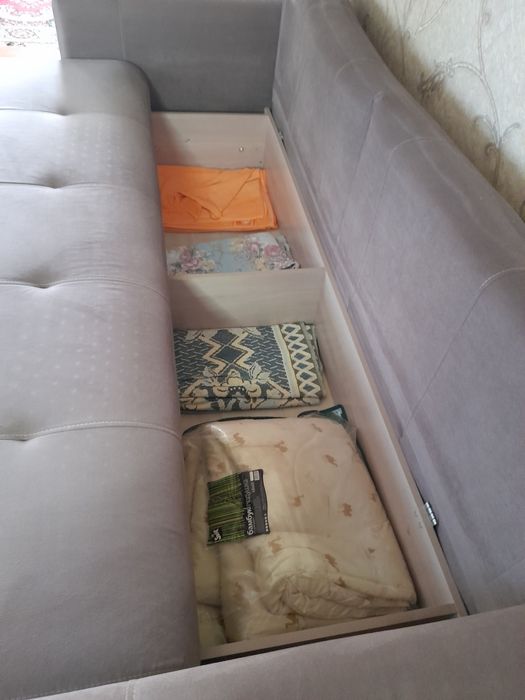 Диван,мягкий уголок продам