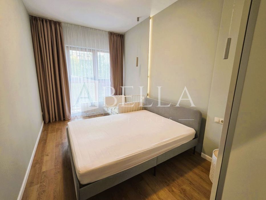 Дава се под наем Тристаен апартамент в София, Изток - 150 кв.м за 947.58 € - Снимка #4