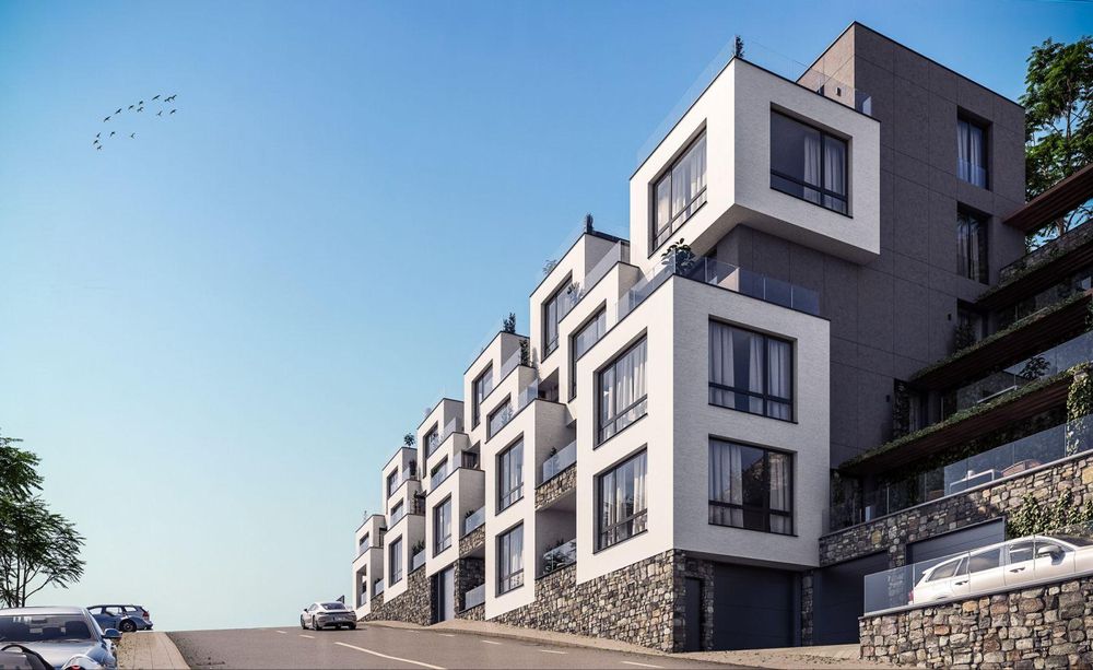 Продава се Тристаен апартамент в Бургас, Център - 88 кв.м за 2009 €/кв.м - Снимка #1