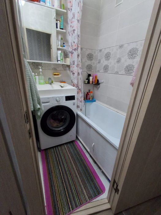 Продам 3 к.кв р-он 5 Мкр Нурдаулет