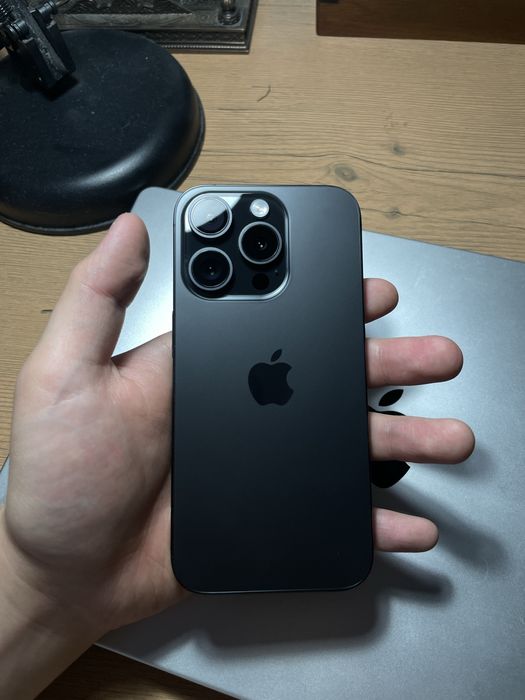 Iphone 15 pro black titanium 256gb ref