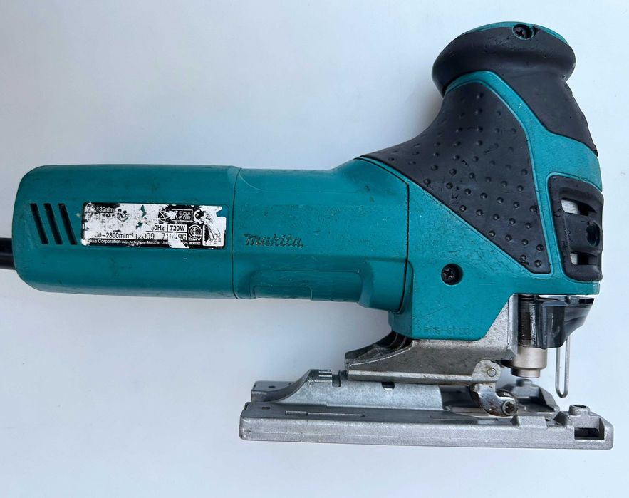 Makita 4351FCT - Професионален прободен трион с обороти