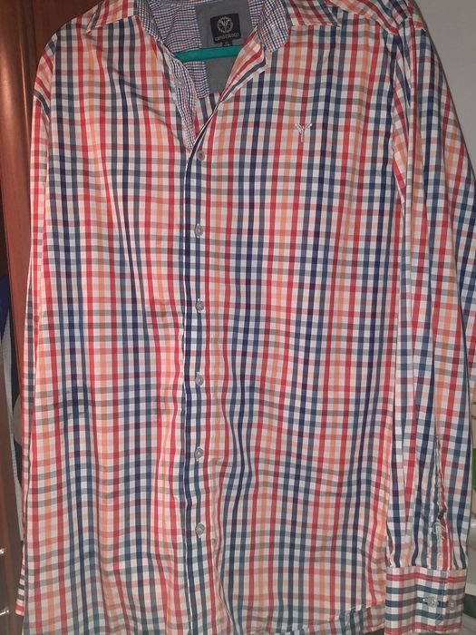 Camase Carlo Colucci Xl , model superb, impecabilă.
Marime eticheta -