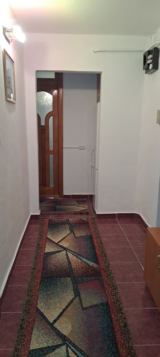 Închiriez apartament  Caransebes