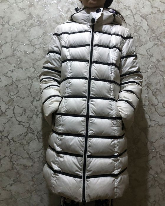 Продам куртку на девочку