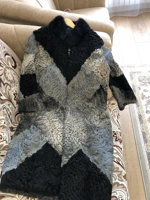 Шуба каракулевая