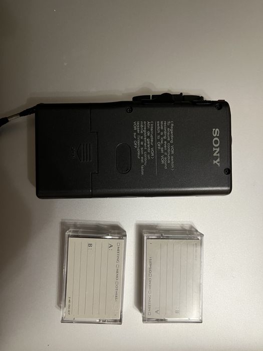 Диктофон Sony на микрокассетах