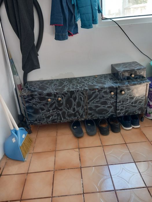 Шкафче за обувки запазено