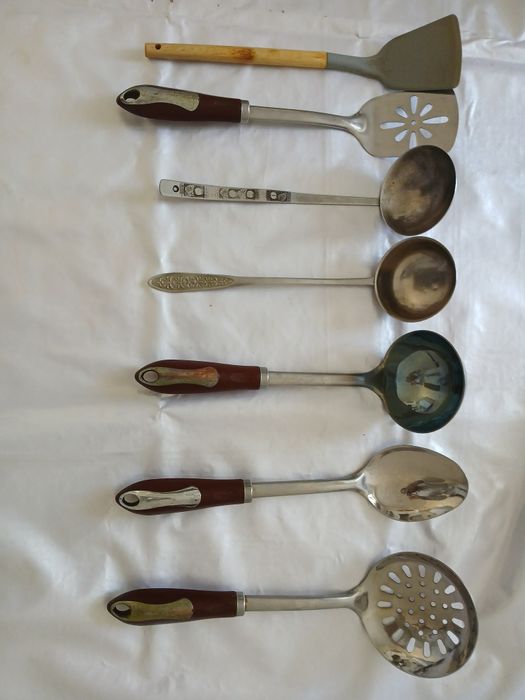 Столовые наборы для кухни