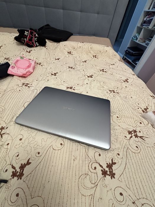 Продам ноутбук асус