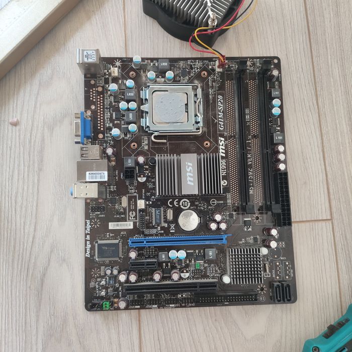 Материнская плата продается