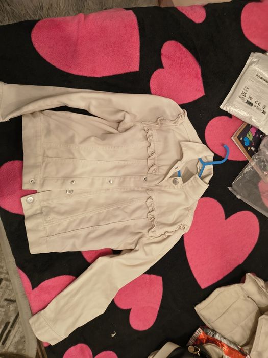 De vânzare geaca de blugi alba