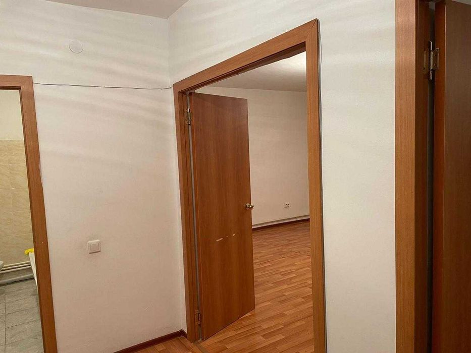 Адам 1 комнатную квартиру