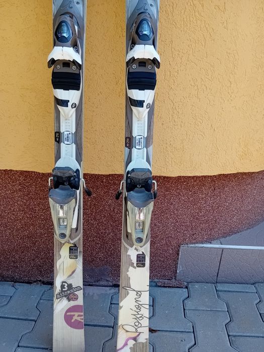 Schiuri Rossignol, aproape noi, 165 cm.