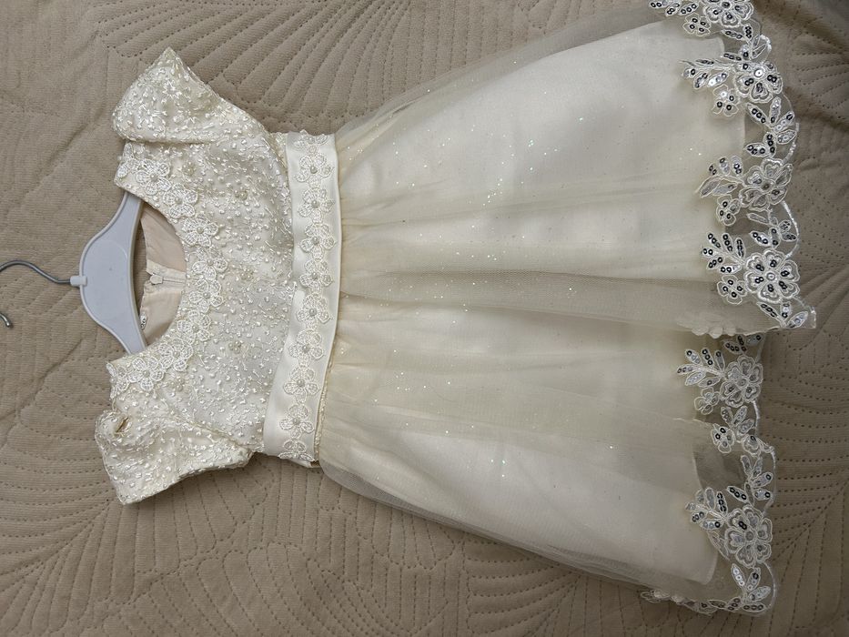 Продам детские платья