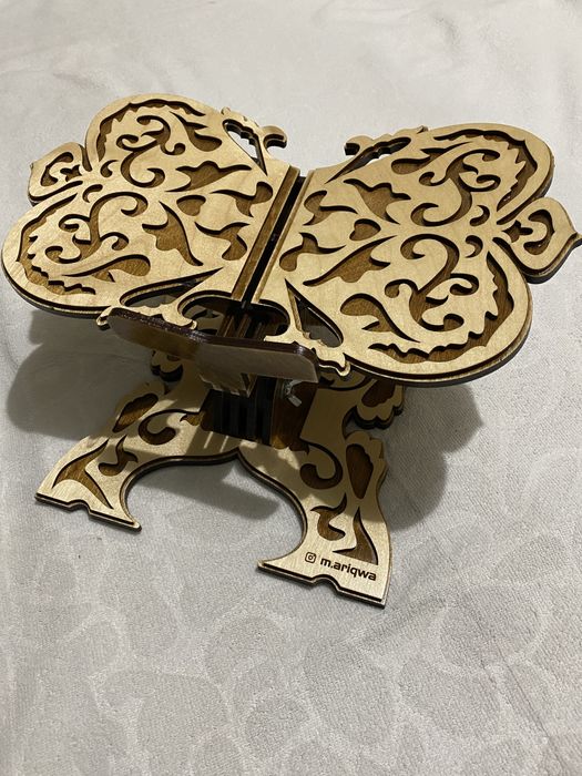 Подставка под Коран