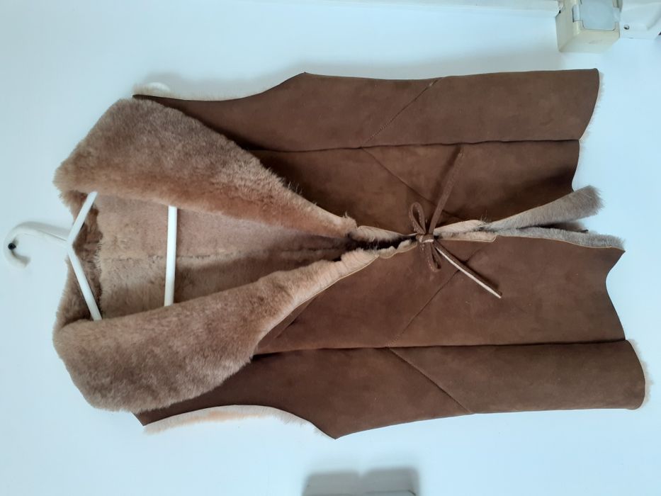 Елек от агнешка кожа