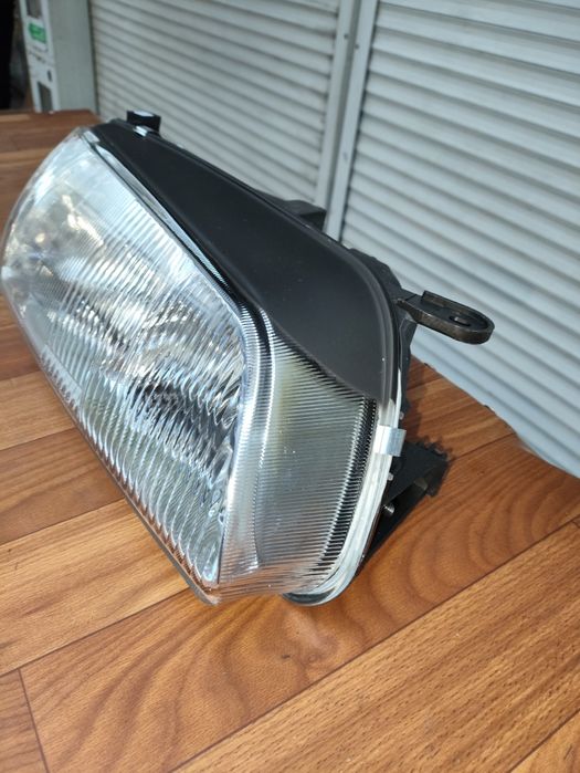 Мазда 626 фара пчичка