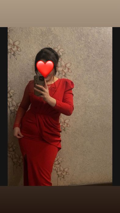 Платье красное ,в идеальном состояние