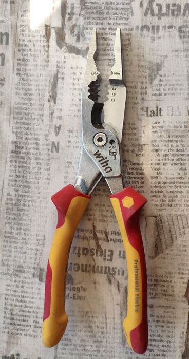 Cleste electrician