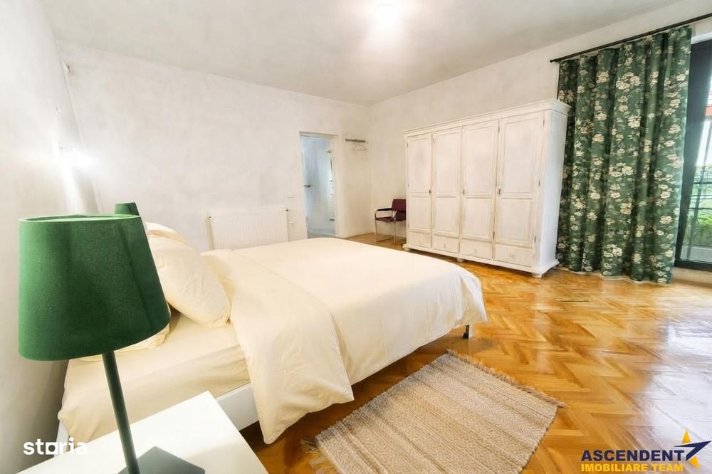 Vila cu etaj, curte proprie si livada, parcare interioara, Brasov Cent