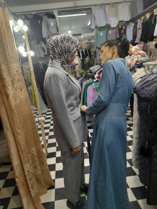 Ayollar kiyimi, kostyum shim