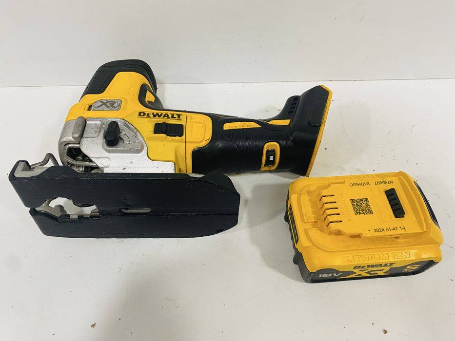 Dewalt ferastrau pendular DCS 335