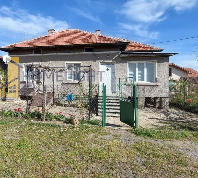 Къща в с. Нови Хан