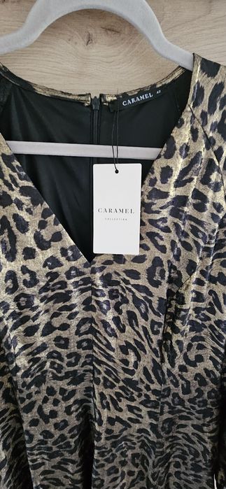 Vând rochie animal print nouă cu eticheta Caramel marime 42