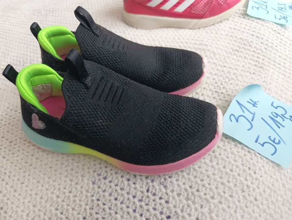Маратонки 31 номер Adidas, skecherrs