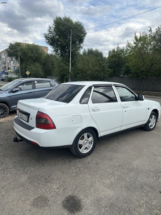 Продам авто (приора)