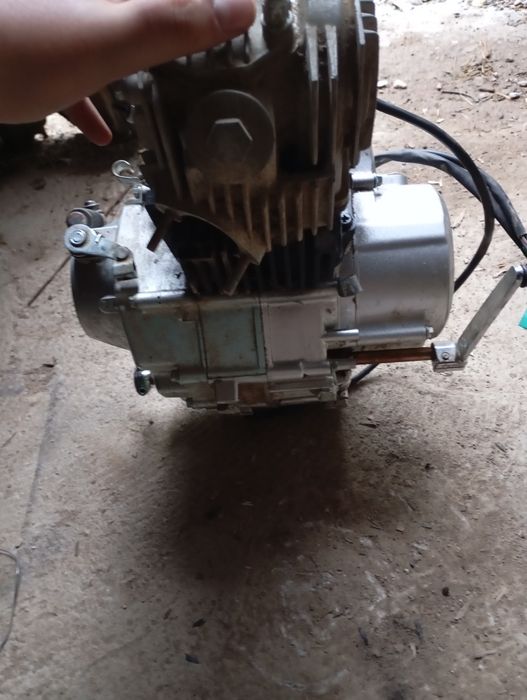 Vând motor cross 125cc . Ușor negociabil