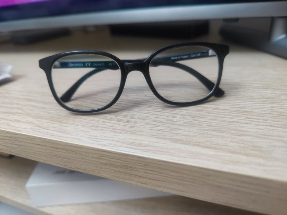 Отдам оправу для очков детскую