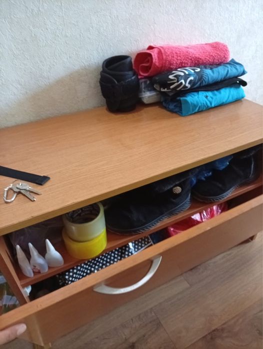 Продается обувница
