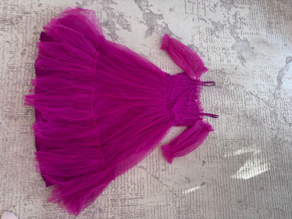 Нарядное платье на девочку