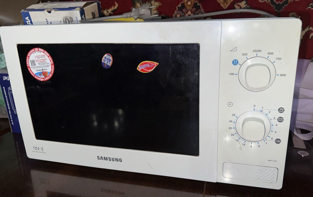 Продаю Микроволновую печь SAMSUNG