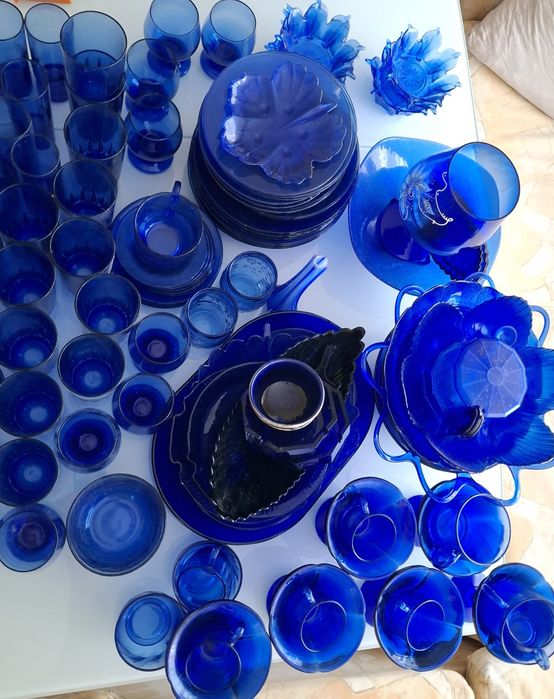 Син сервиз за хранене