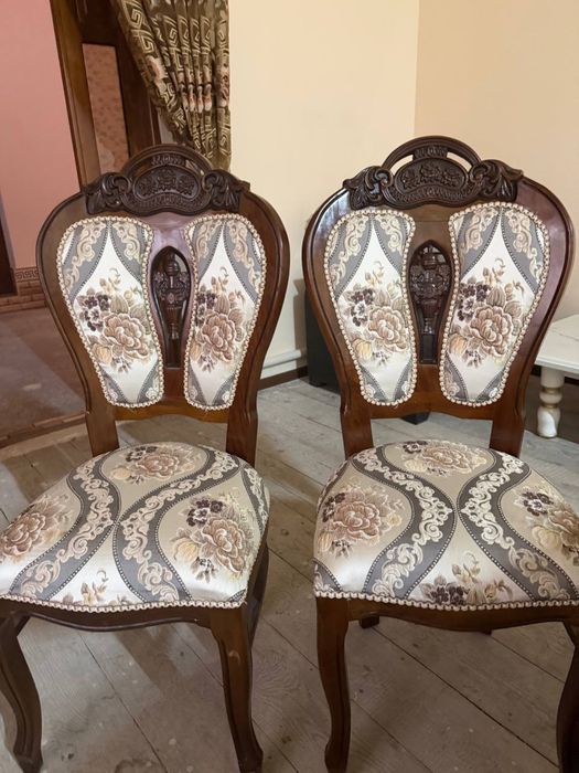 Стулчики 24 шт яхши ҳолатда