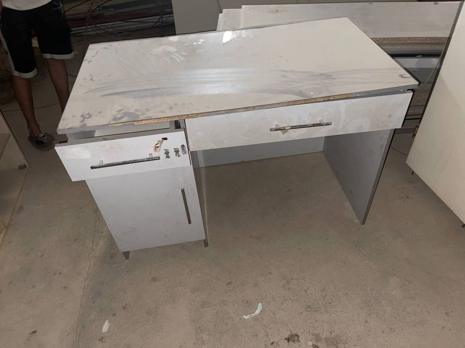 Magazin uchun mebel polka bir kamplektdan kup avval astanovkaga ishlat